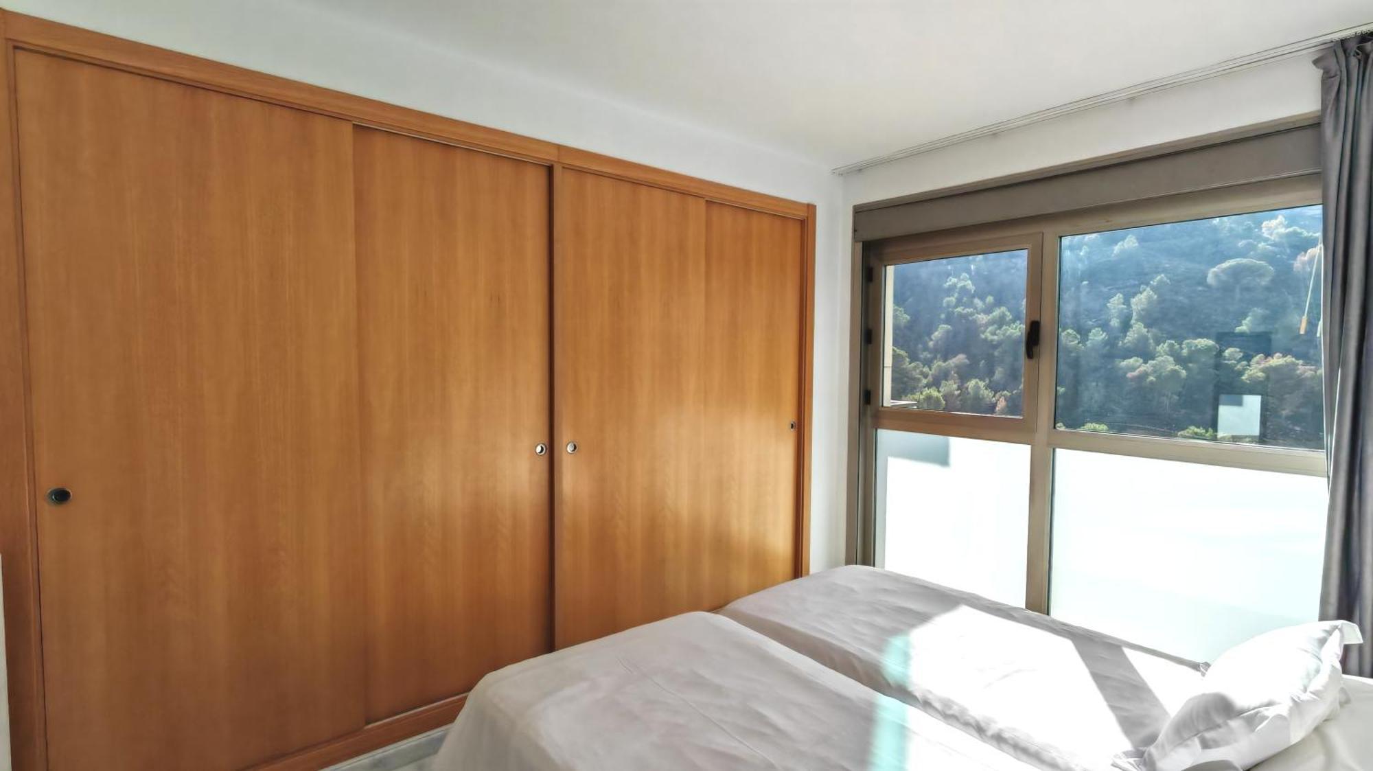 Skyline 5 With Private Balcony And Views Apartment